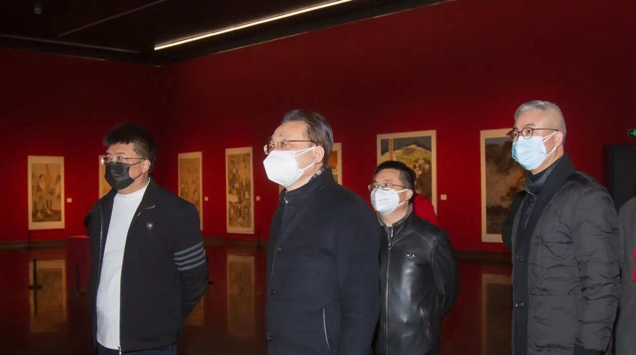 楊志(zhì)純廳長(cháng)參觀2022《藝術百家》江蘇省優秀青年美術家提名(míng)展